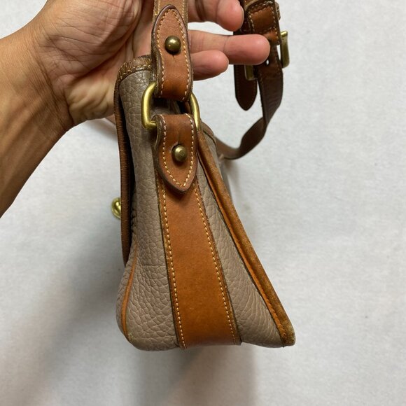 Vintage Dooney & Bourke All Weather Crossbody Bag Tan Taupe Leather 90s - Picture 4 of 16